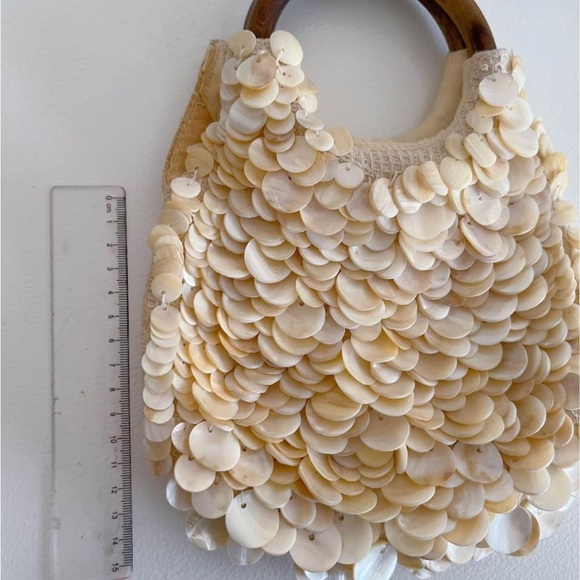 Sportsgirl UNDER THE SEA SHELL CLUTCH BAG - Picture 7 of 7
